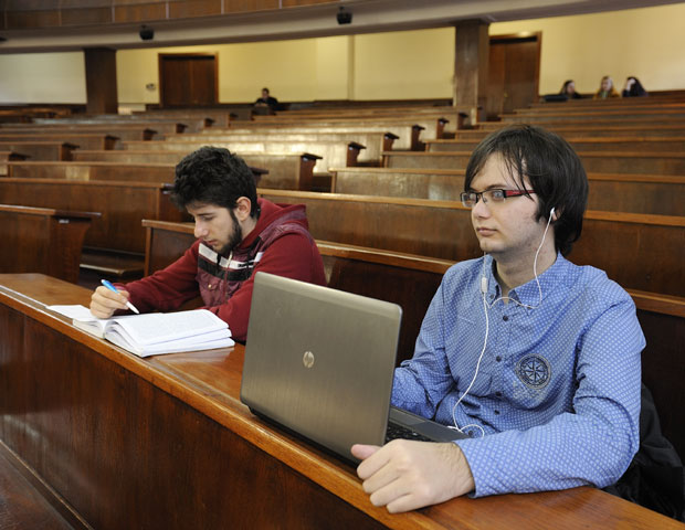 Надам се да ћу бити први слепи судија или адвокат!